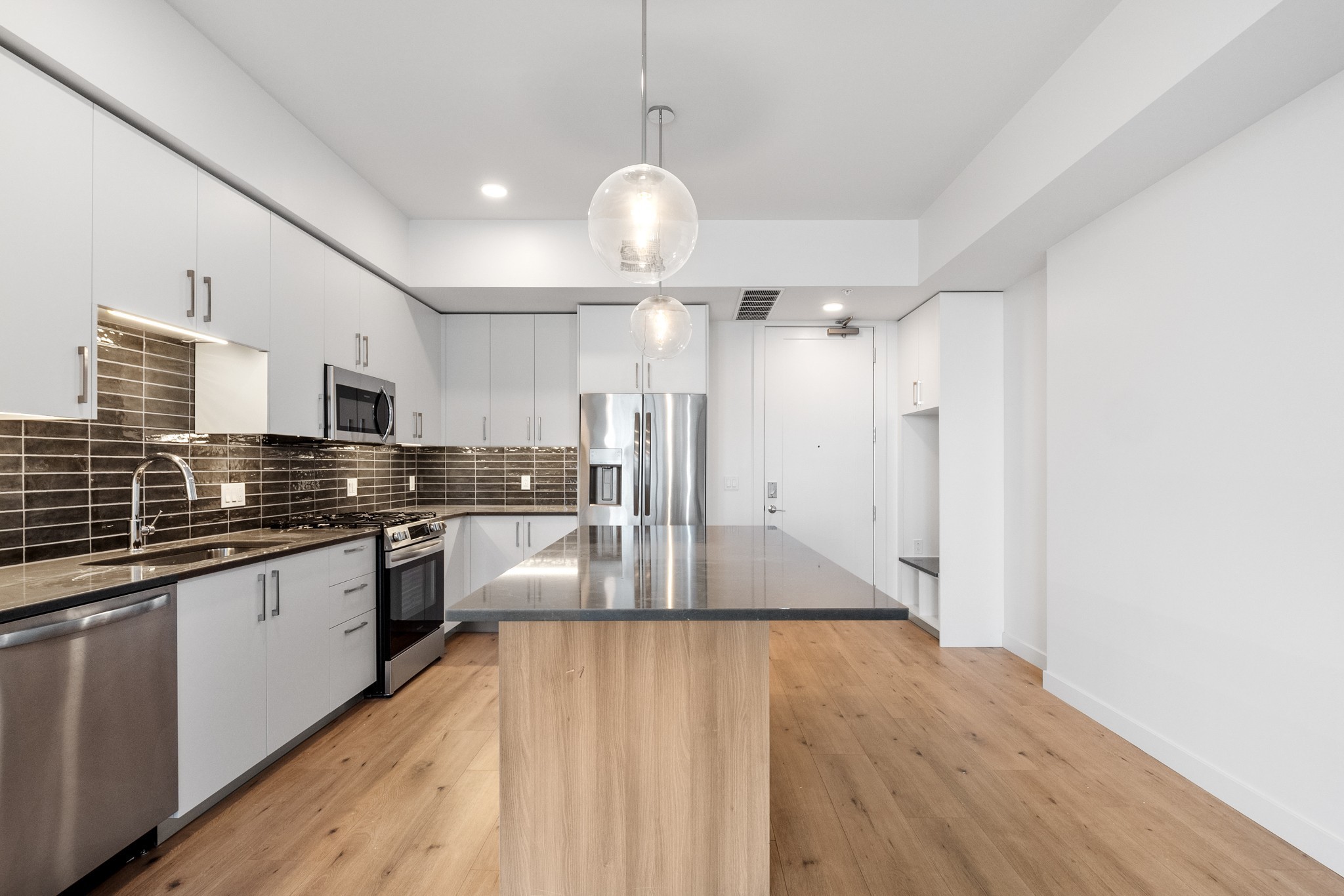 1212 Demonbreun St A5 (H)