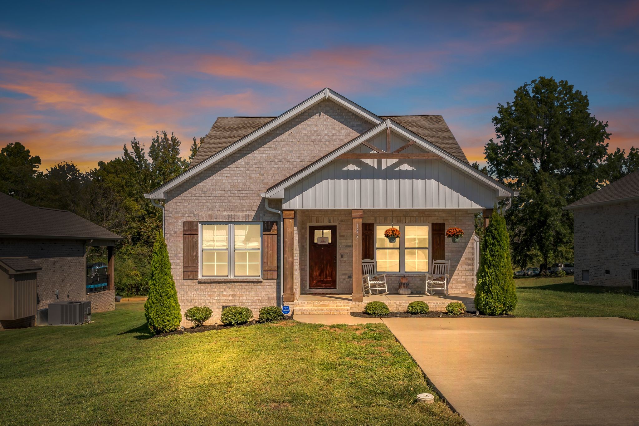 195 Julia Ann Ct E