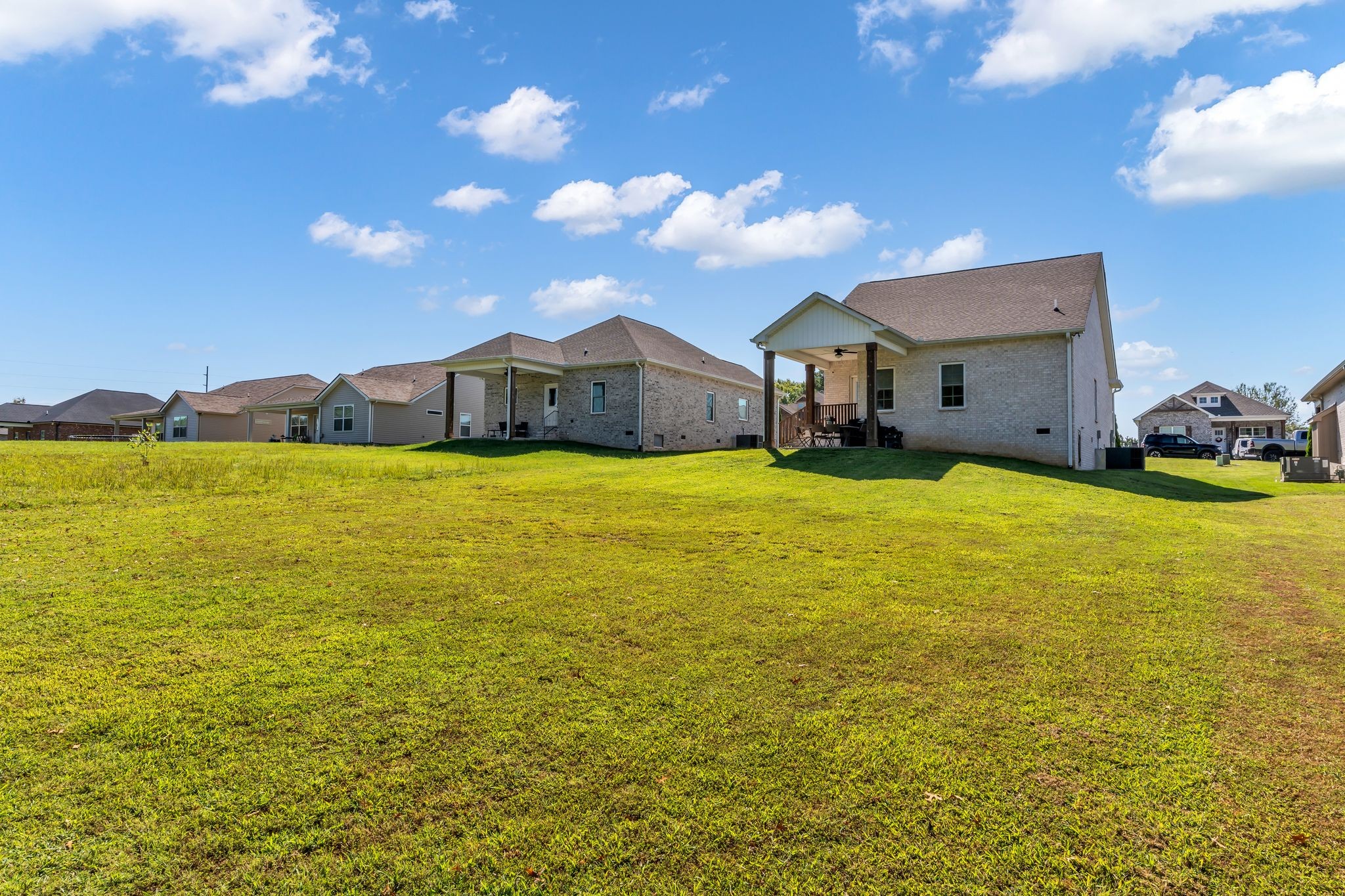 195 Julia Ann Ct E