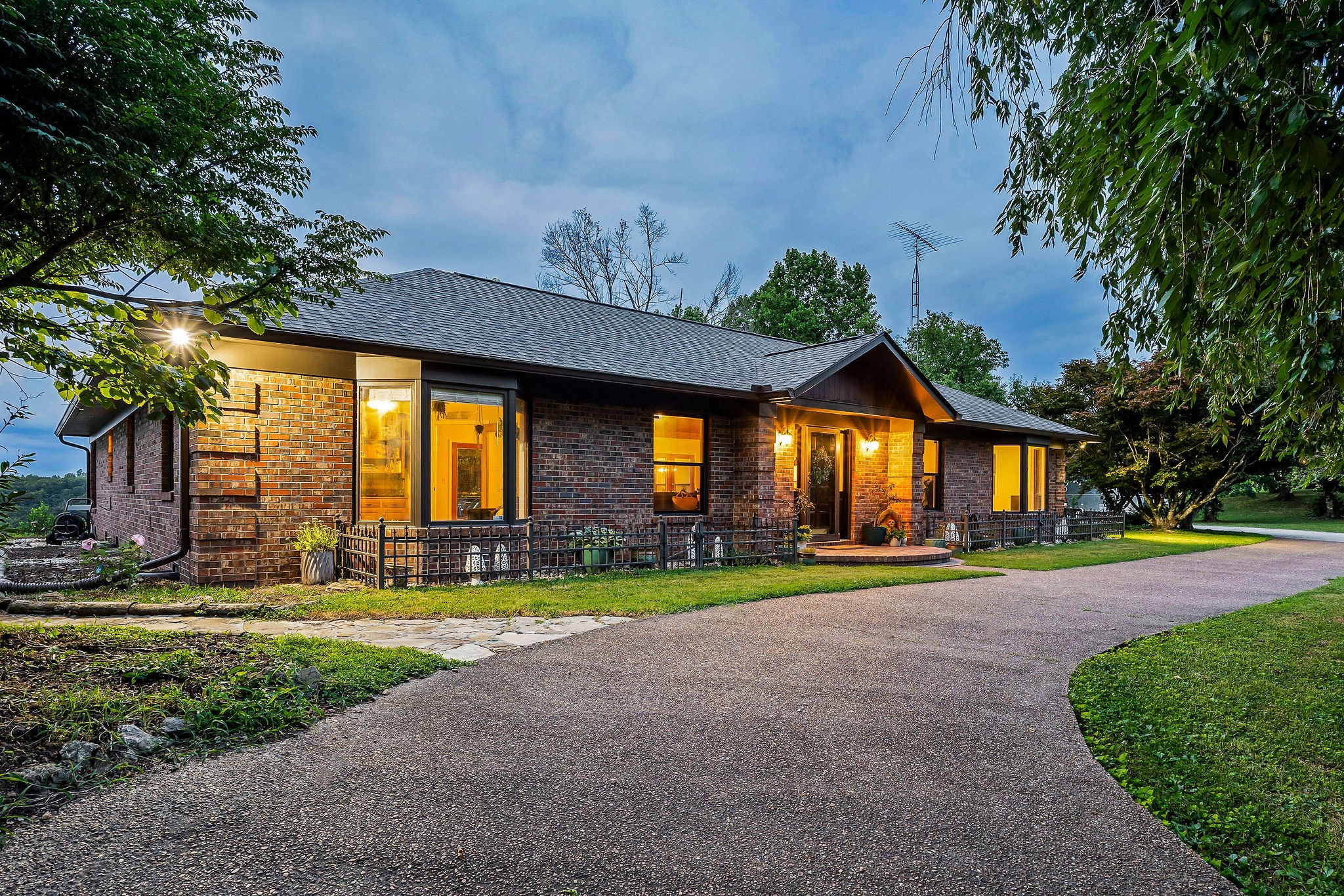 15225 Nashville Hwy