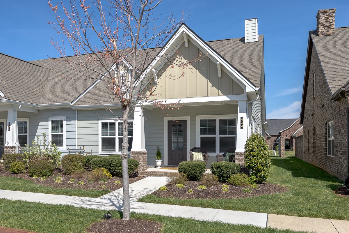 404 Lively Way