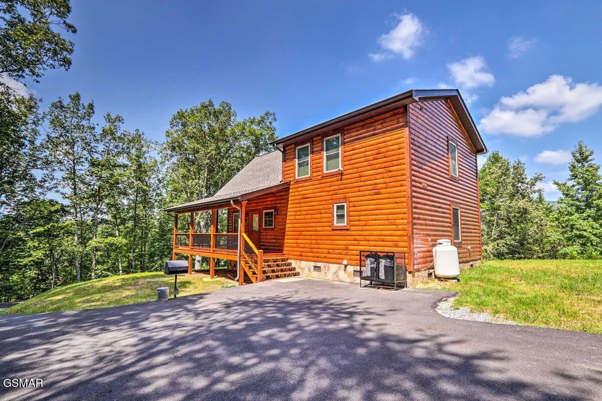3805 Pleasant View Lane