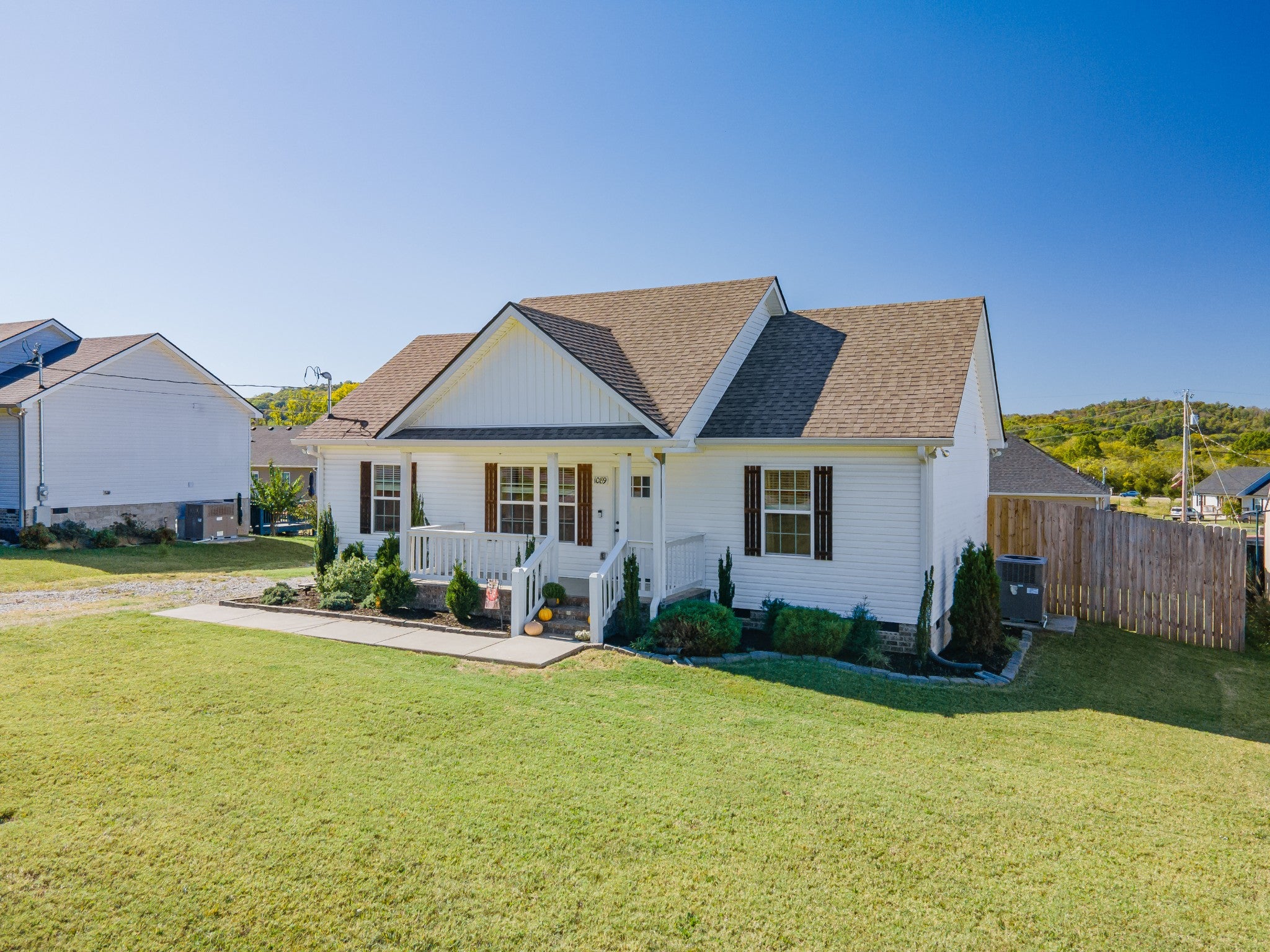 1089 Globe Rd