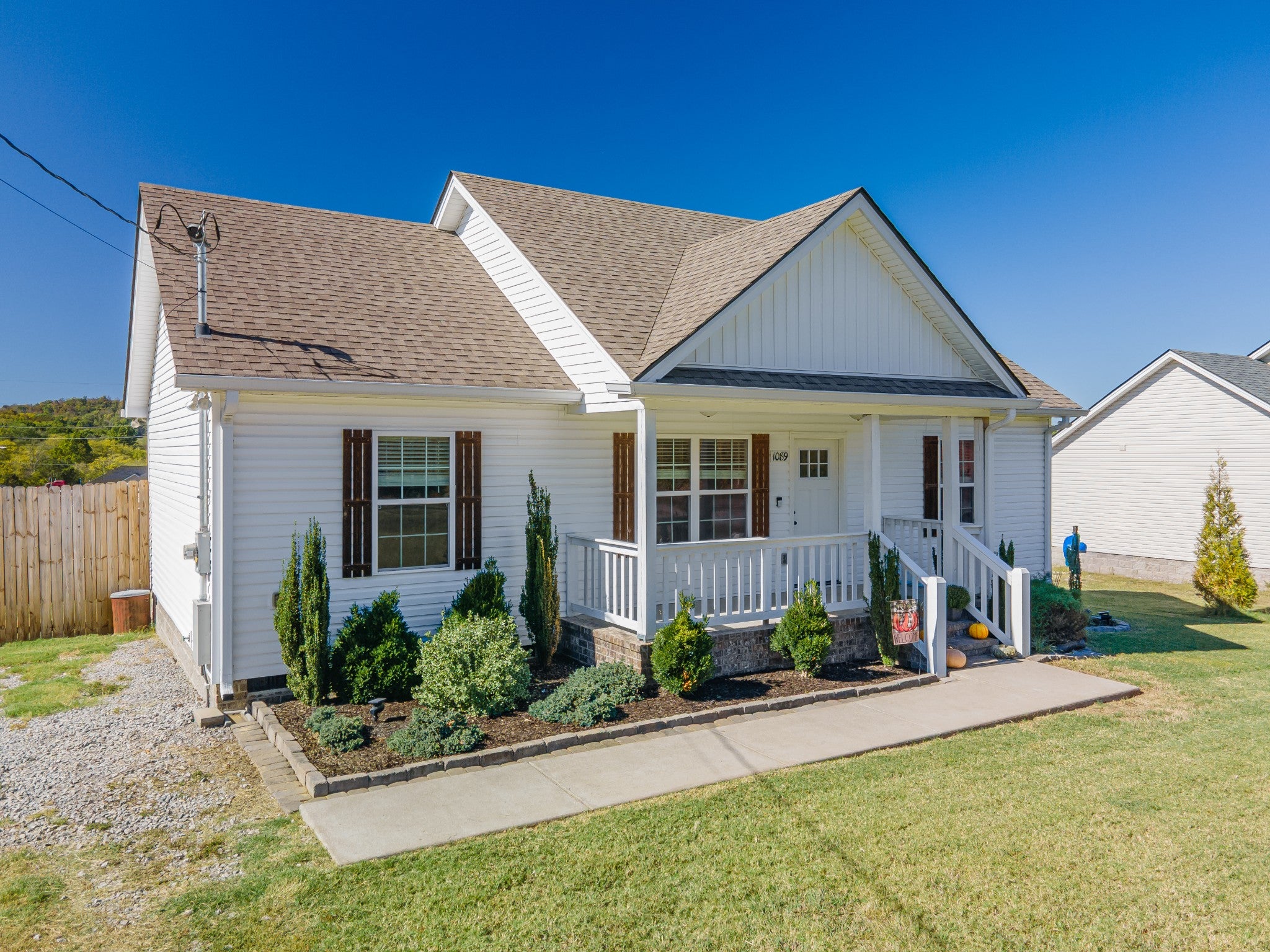 1089 Globe Rd
