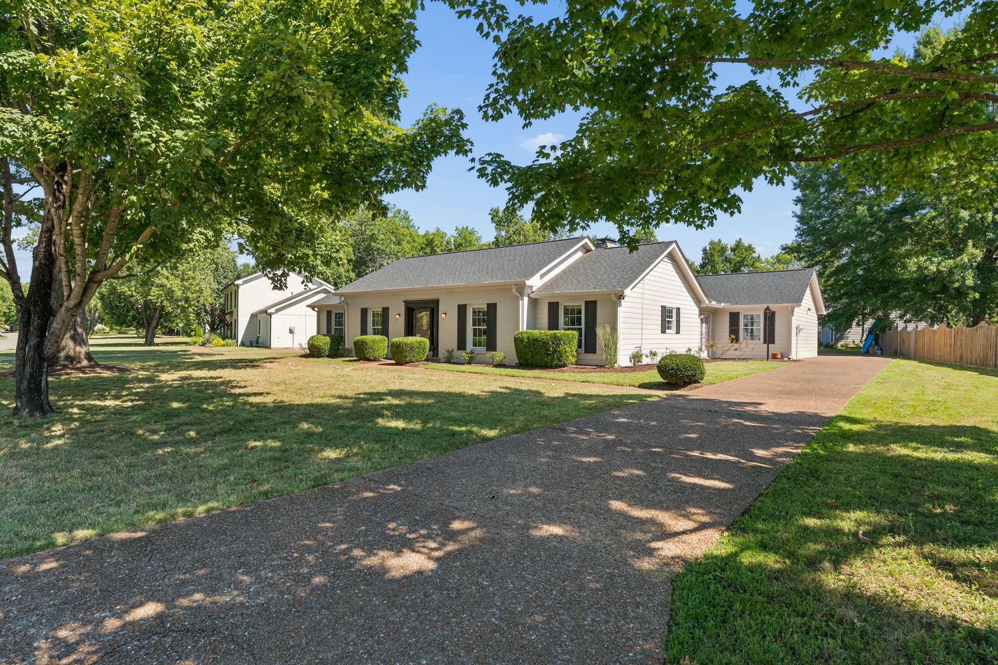 4-bed listing at 1006 Boxwood Dr, Franklin