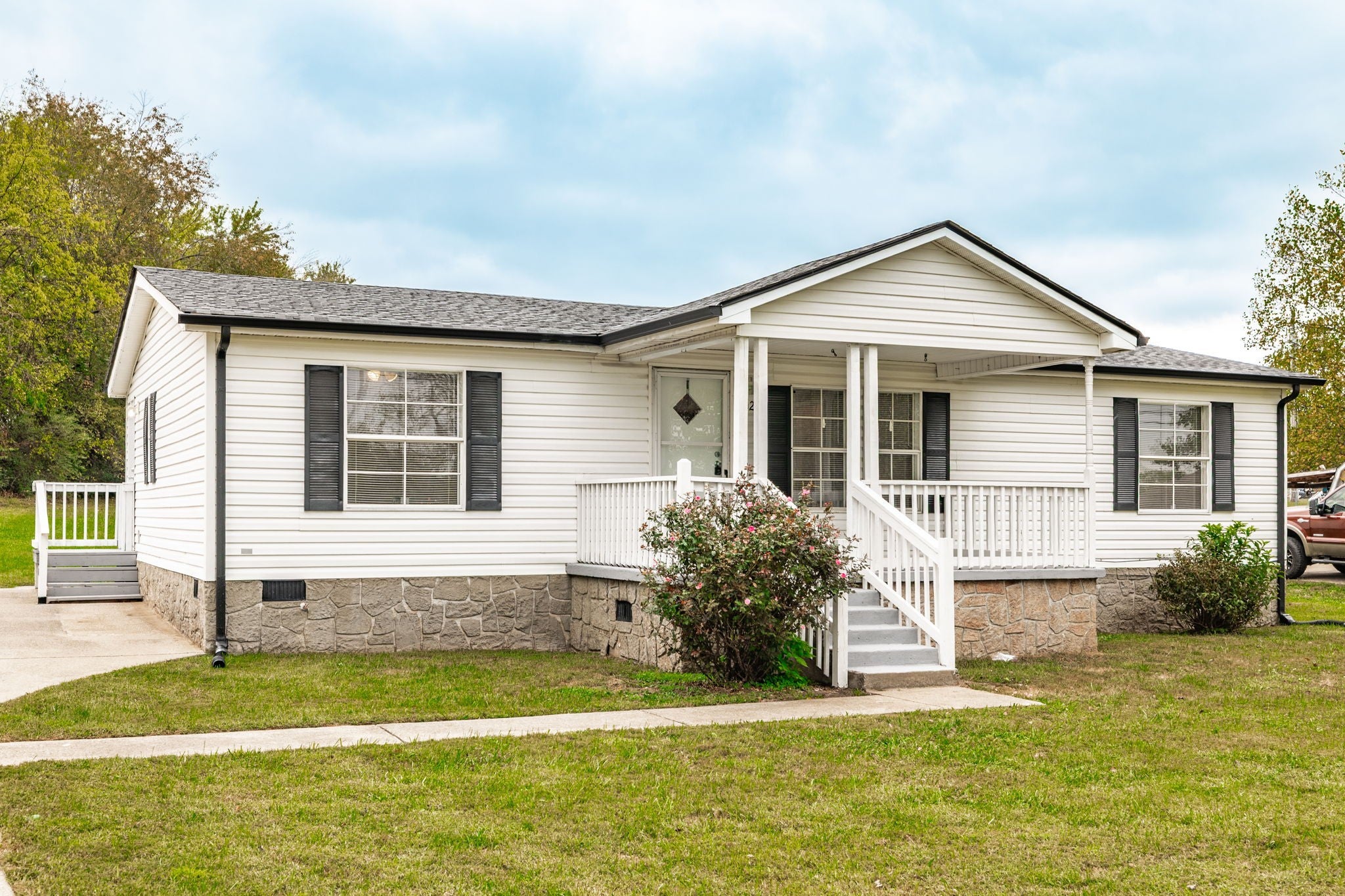 202 Fountain Head Rd
