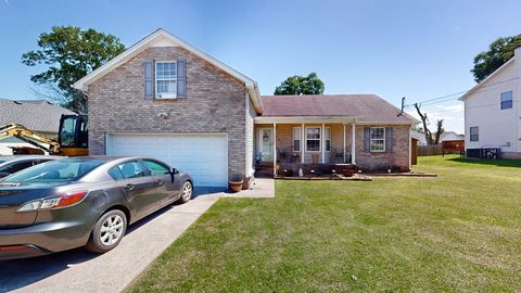 813 Chaney Woods Dr La Vergne TN 37086