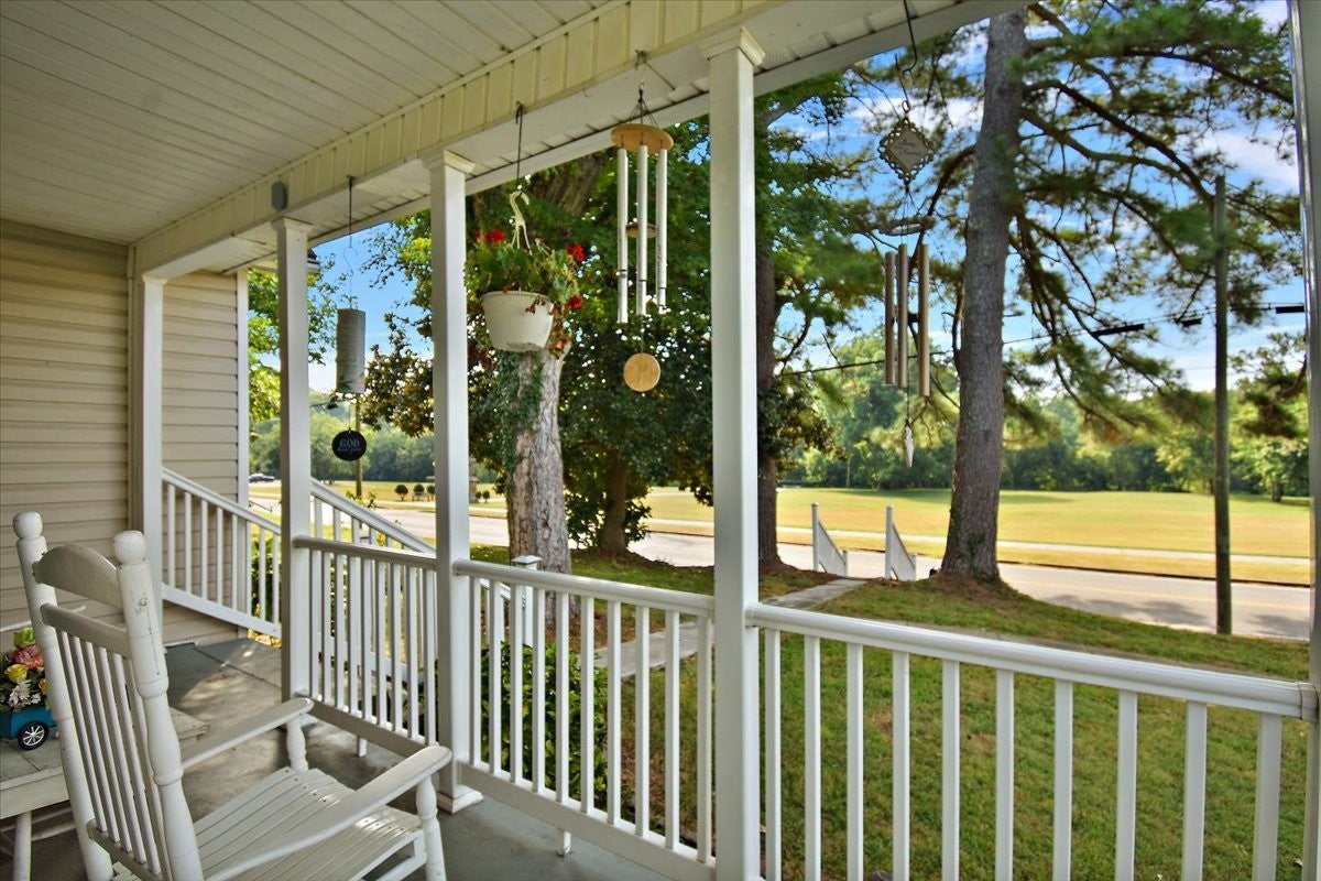 211 Riverside Dr