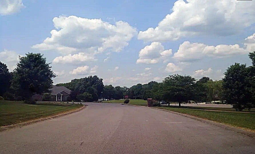 1812 Pointe Ct