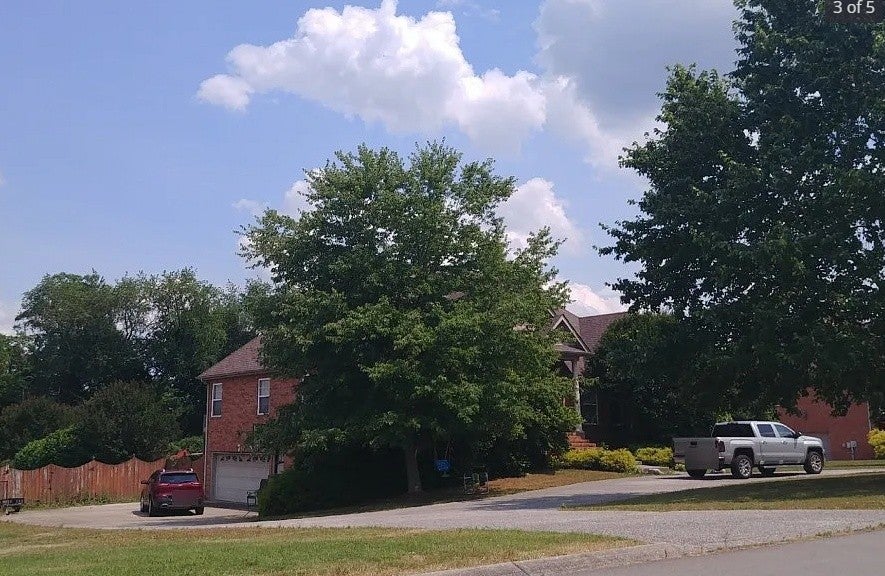 1812 Pointe Ct