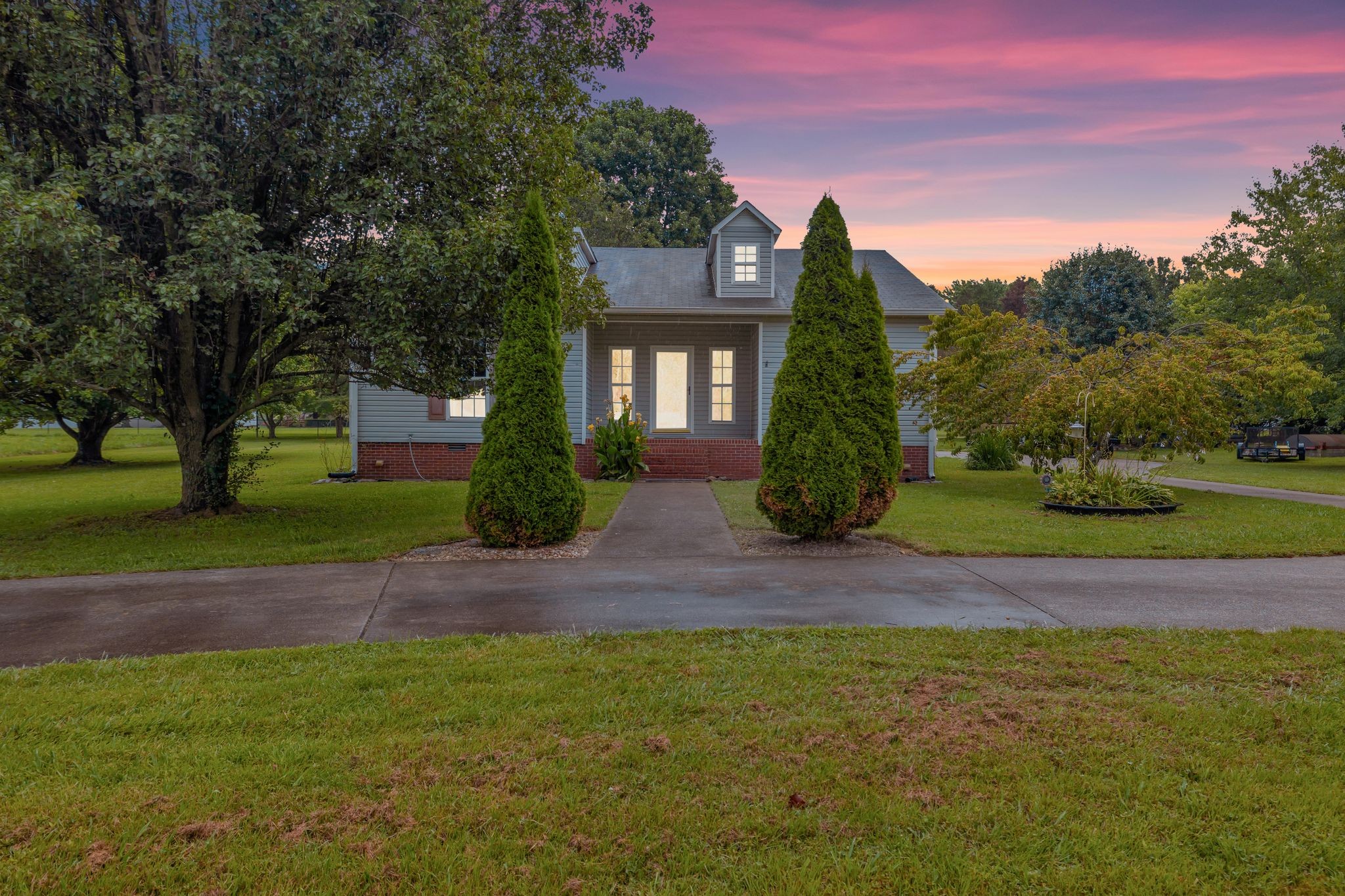 876 Monument Rd