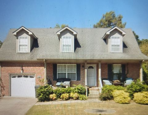 300 Maple Park Dr Clarksville TN 37040