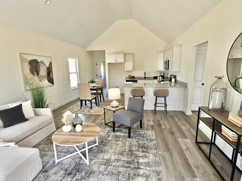 1118 W First Street Dickson TN 37055