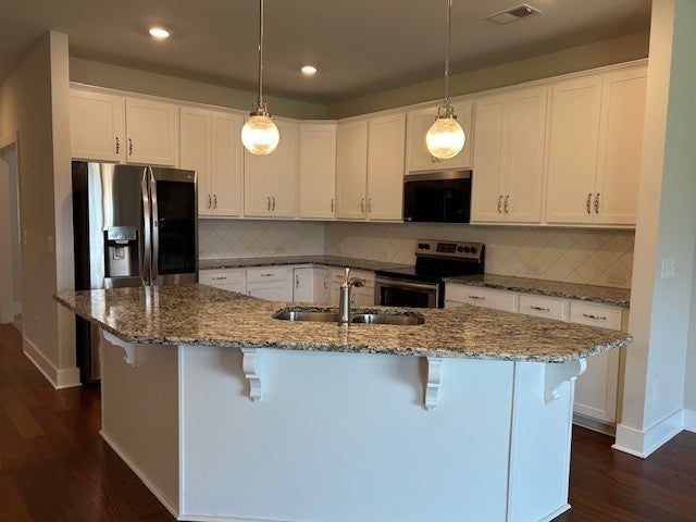 1801 Ravenwood Ct