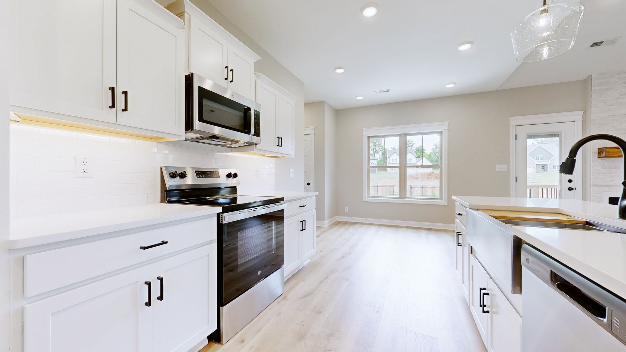 529 Foxglove Ln