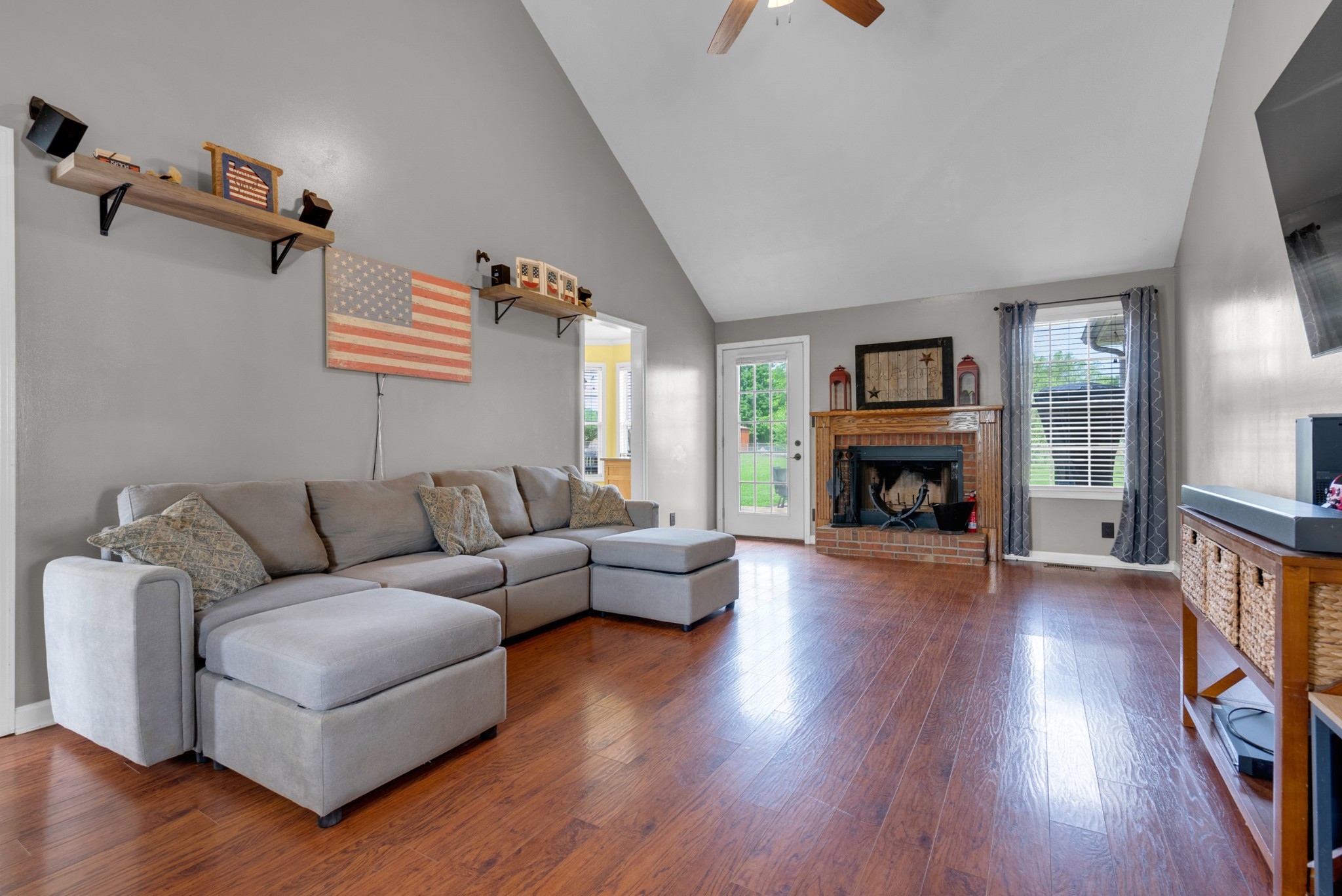 788 Gardendale Ln