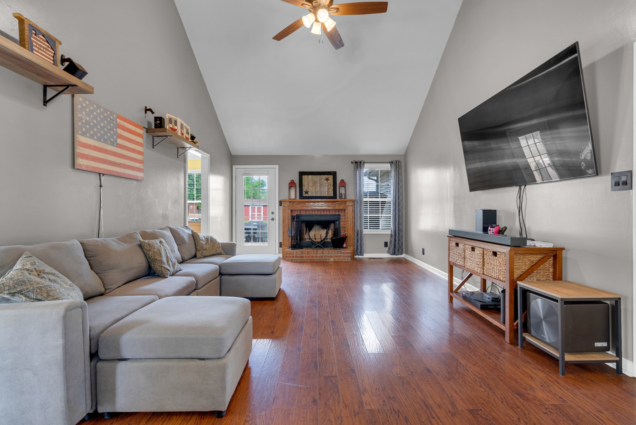 788 Gardendale Ln