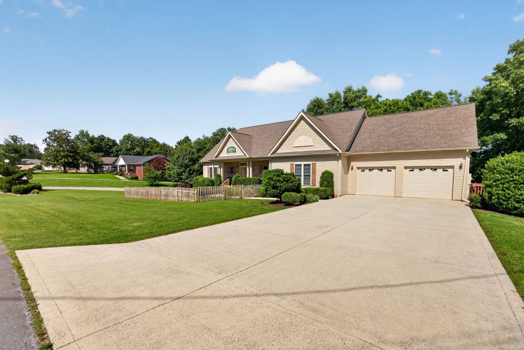 2142 Jean Ct