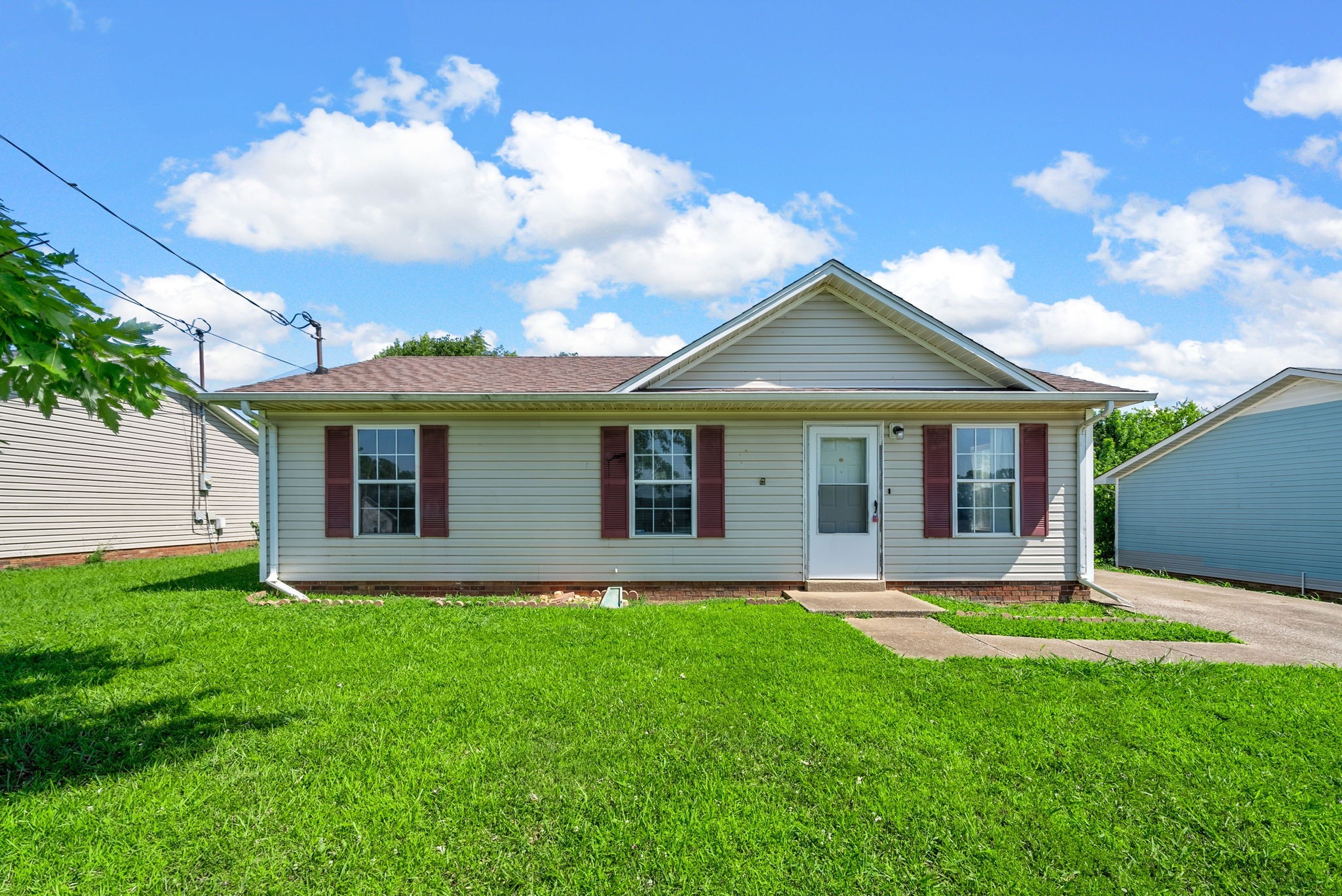 Photo 1 of 21 — 405 Eddy St, Oak Grove, KY 42262