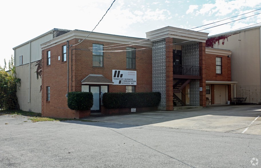 711 Hill Ave