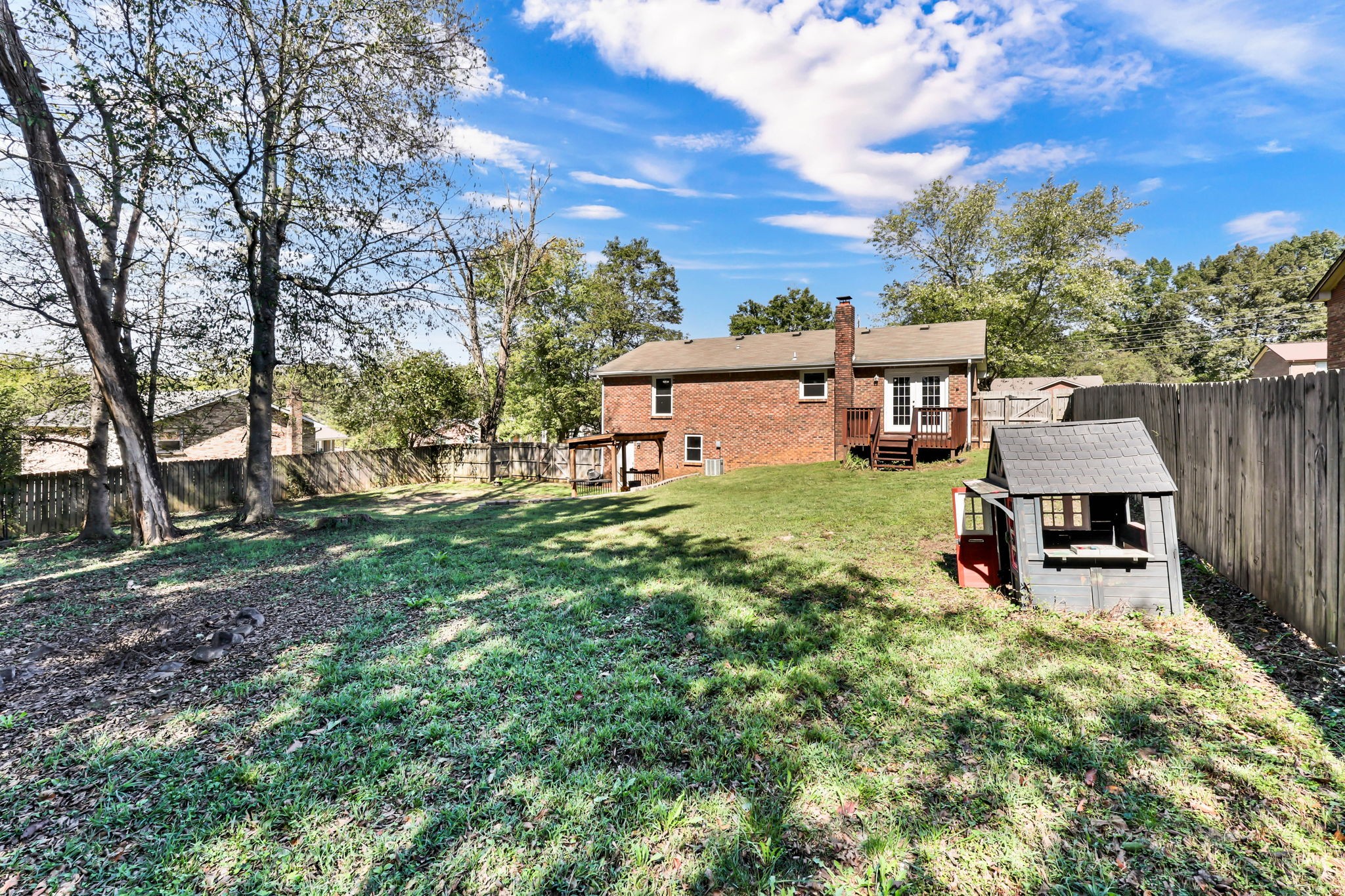 Clarksville, Tennessee 37042, United States, 3 Bedrooms Bedrooms, ,2 BathroomsBathrooms,Residential,Active,226578