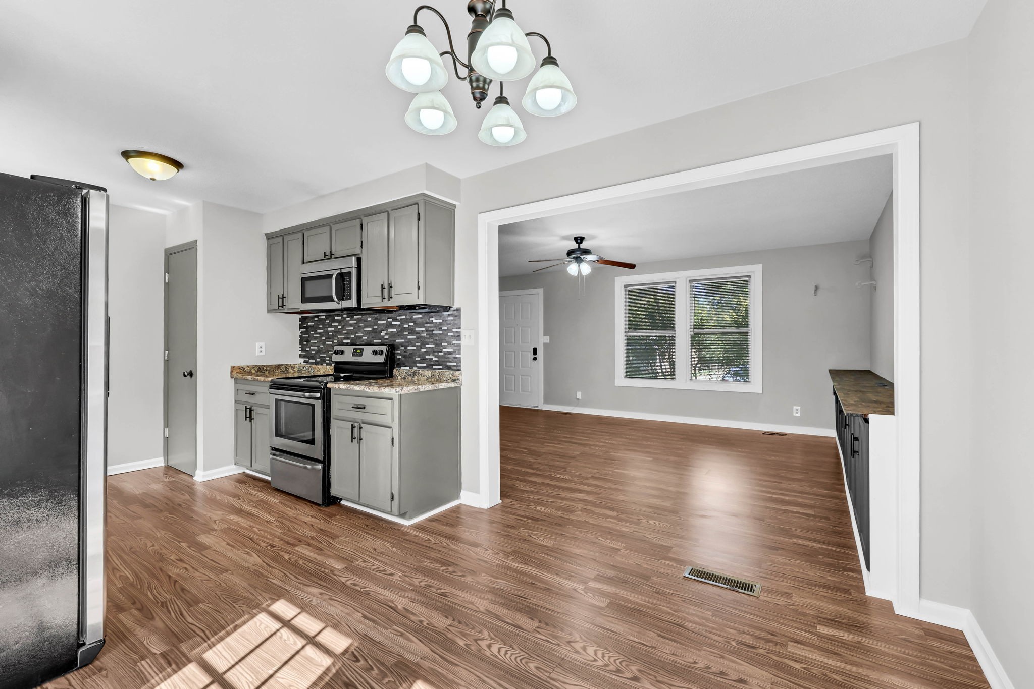 Clarksville, Tennessee 37042, United States, 3 Bedrooms Bedrooms, ,2 BathroomsBathrooms,Residential,Active,226578