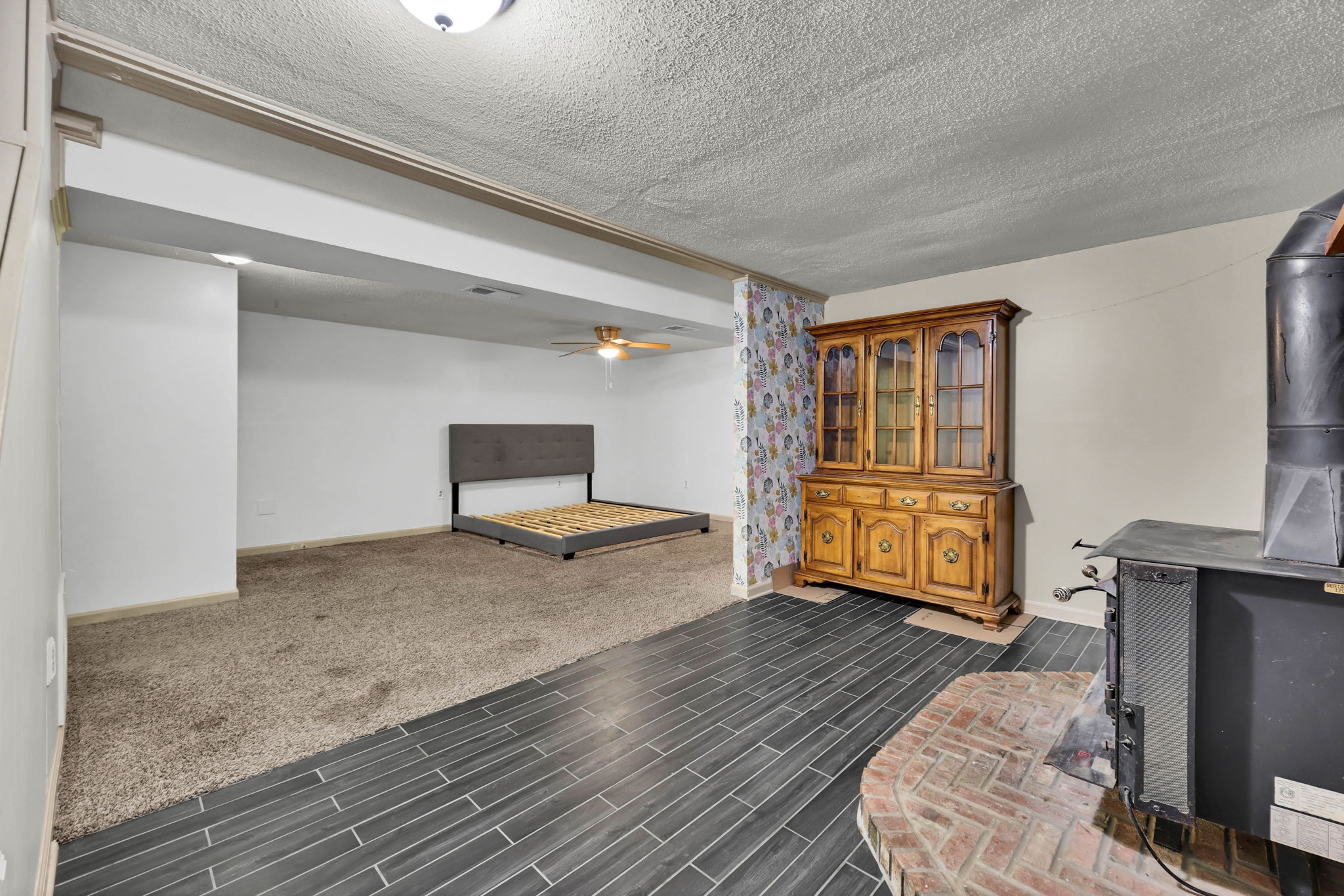 Clarksville, Tennessee 37042, United States, 3 Bedrooms Bedrooms, ,2 BathroomsBathrooms,Residential,Active,226578