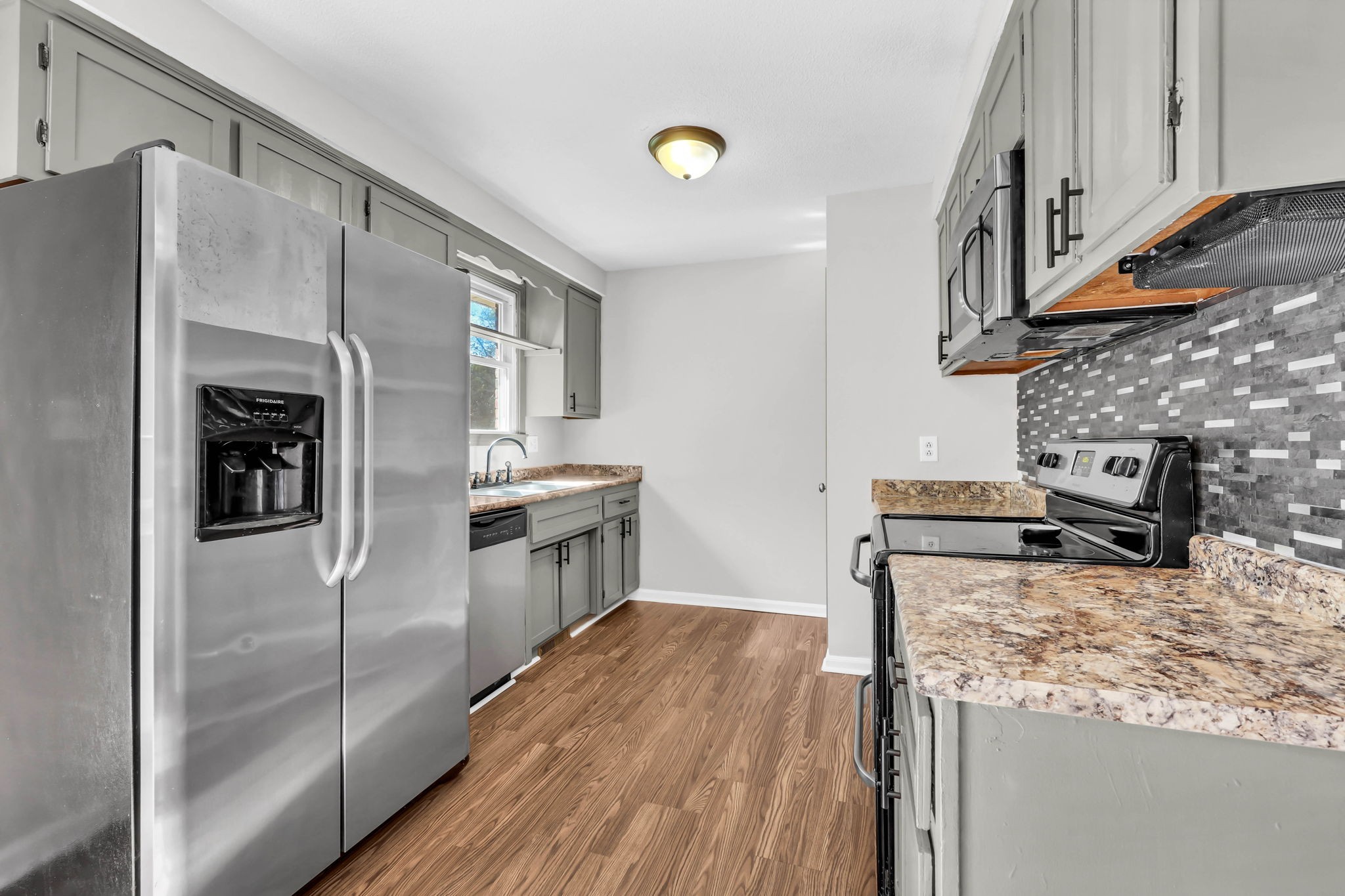 Clarksville, Tennessee 37042, United States, 3 Bedrooms Bedrooms, ,2 BathroomsBathrooms,Residential,Active,226578