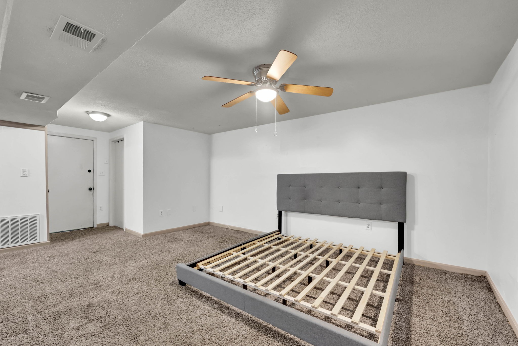 Clarksville, Tennessee 37042, United States, 3 Bedrooms Bedrooms, ,2 BathroomsBathrooms,Residential,Active,226578