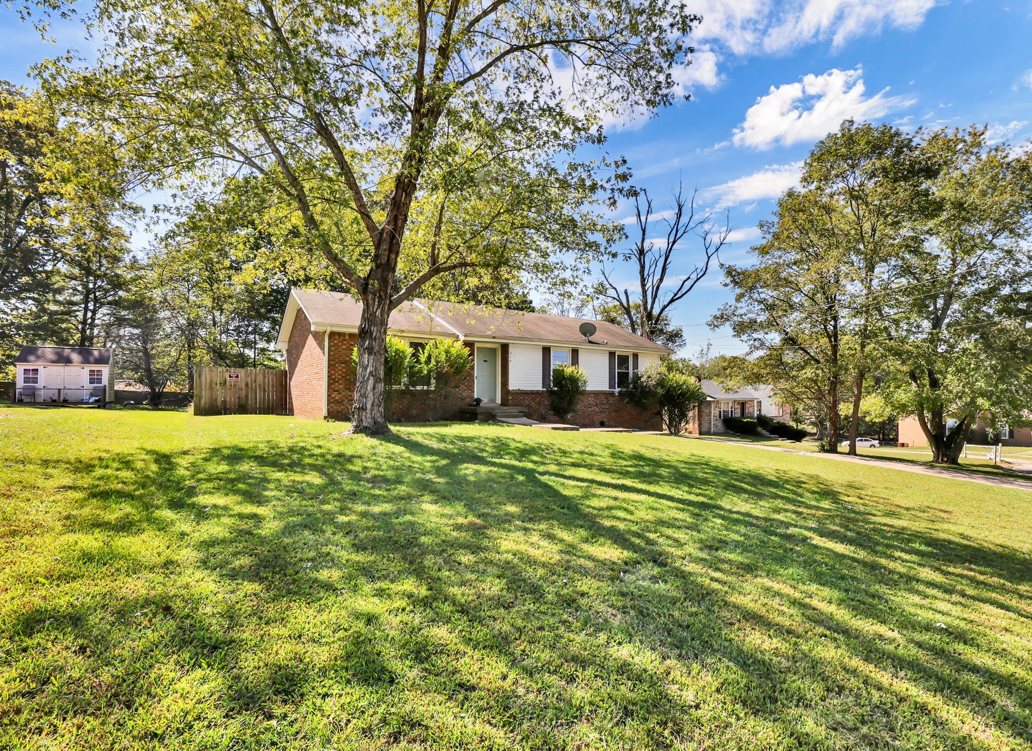 Clarksville, Tennessee 37042, United States, 3 Bedrooms Bedrooms, ,2 BathroomsBathrooms,Residential,Active,226578