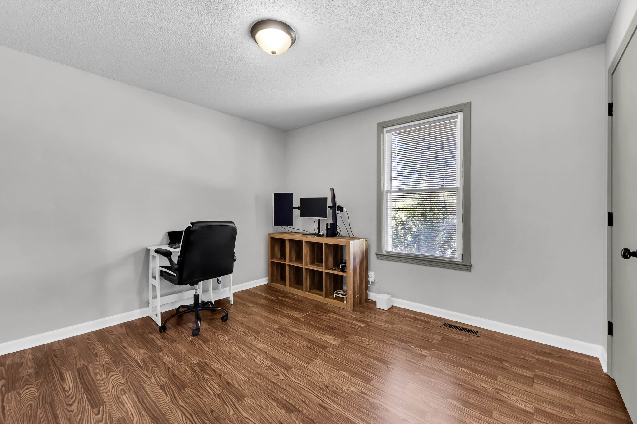 Clarksville, Tennessee 37042, United States, 3 Bedrooms Bedrooms, ,2 BathroomsBathrooms,Residential,Active,226578