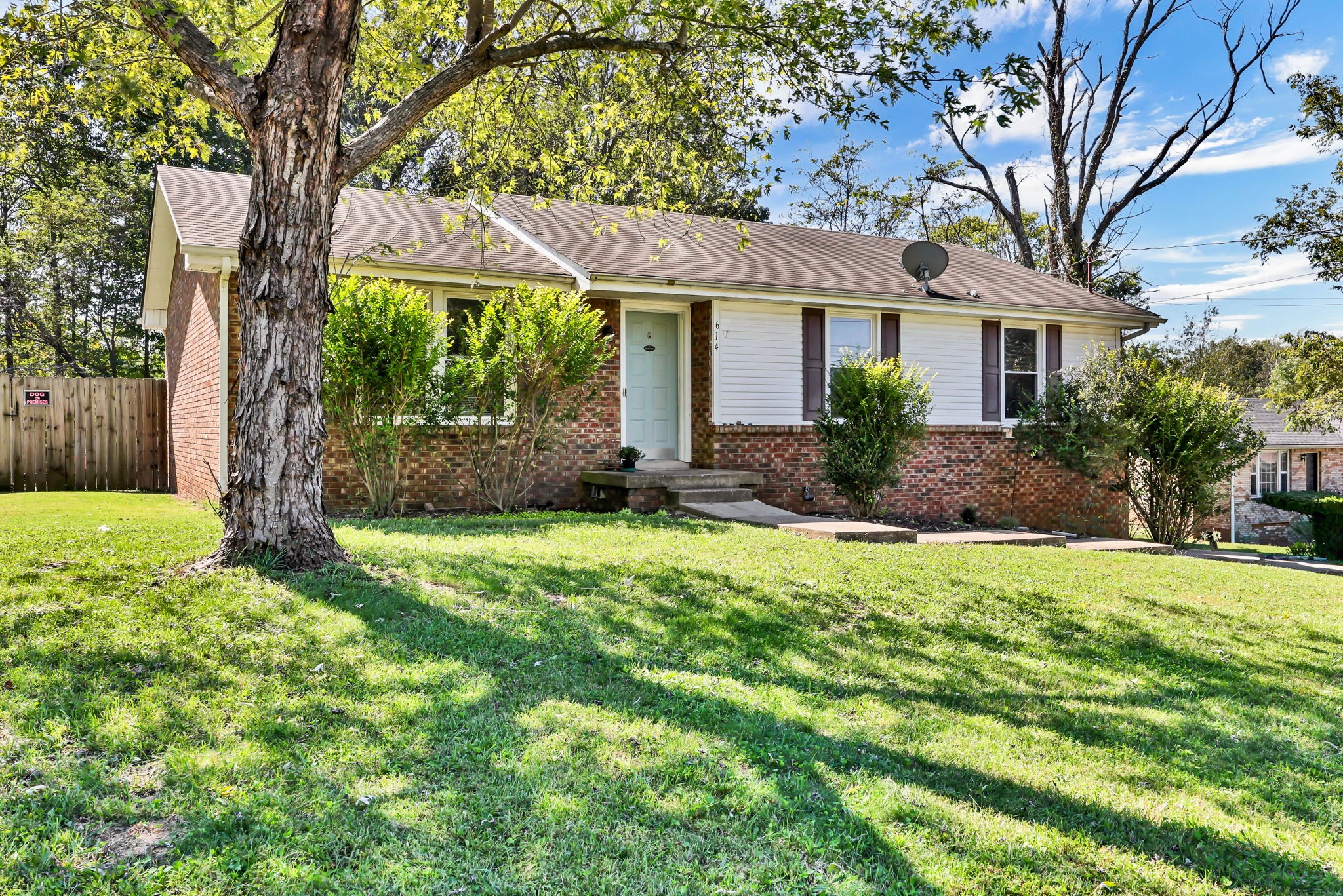 Clarksville, Tennessee 37042, United States, 3 Bedrooms Bedrooms, ,2 BathroomsBathrooms,Residential,Active,226578