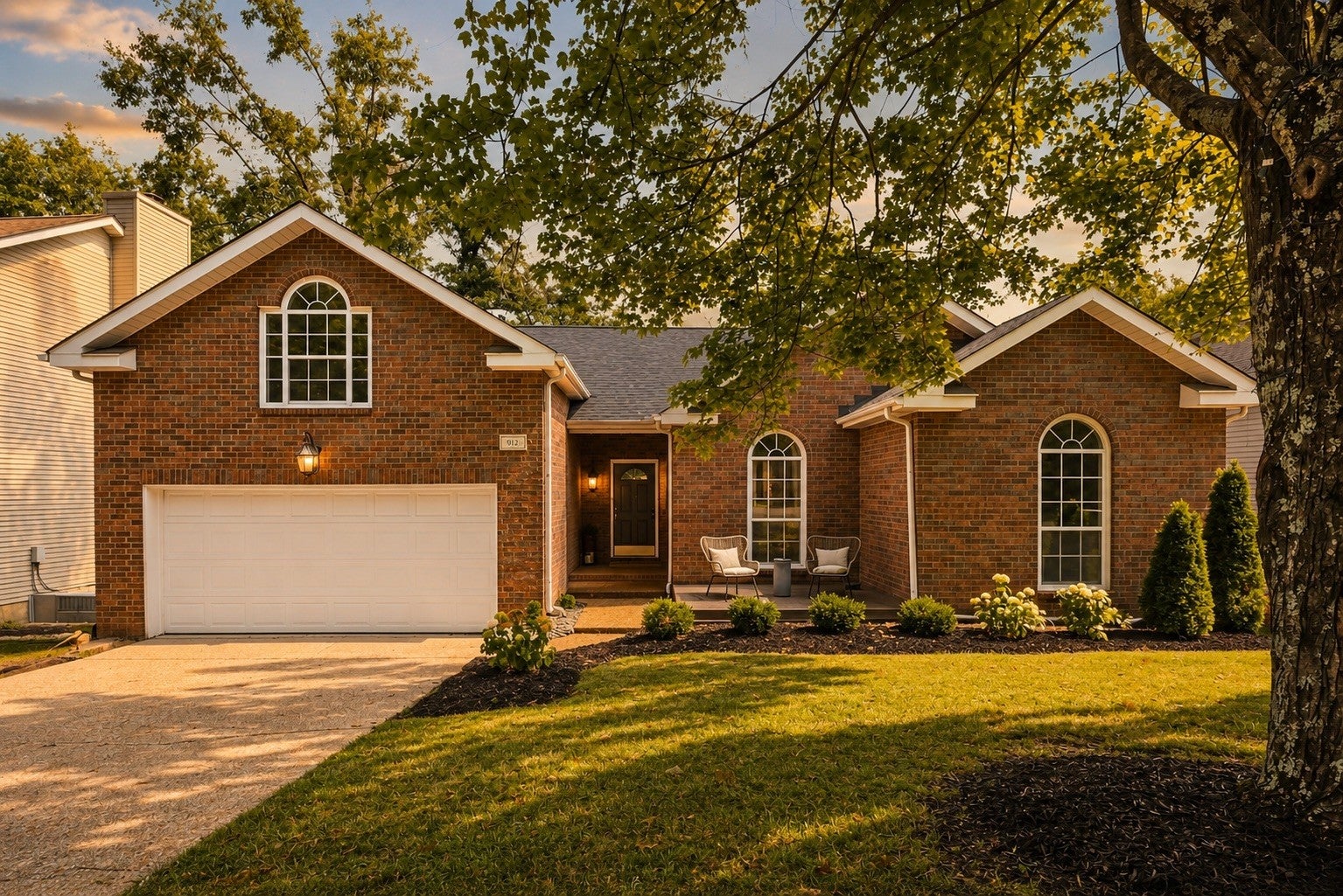 3-bed listing at 913 S Woodstone Ln, Nashville