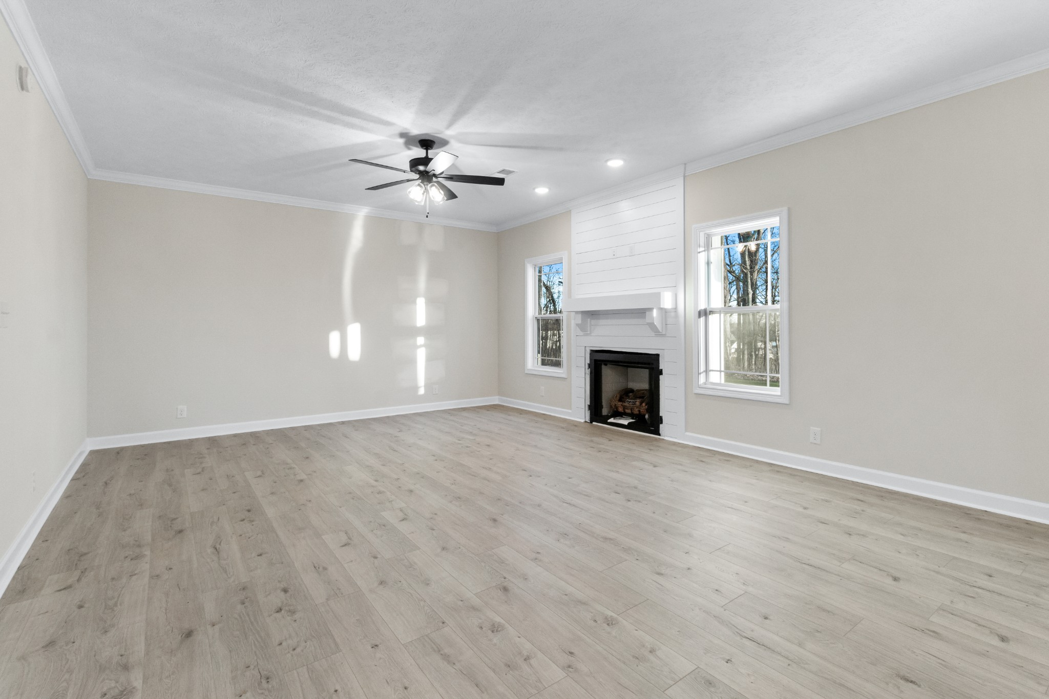998 Alton Dr
