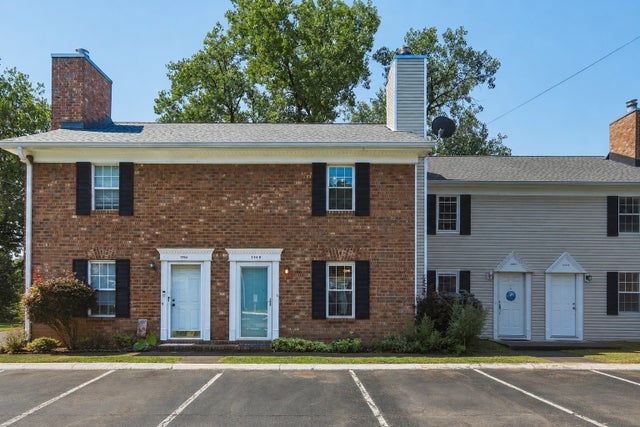 286 Donna Dr B