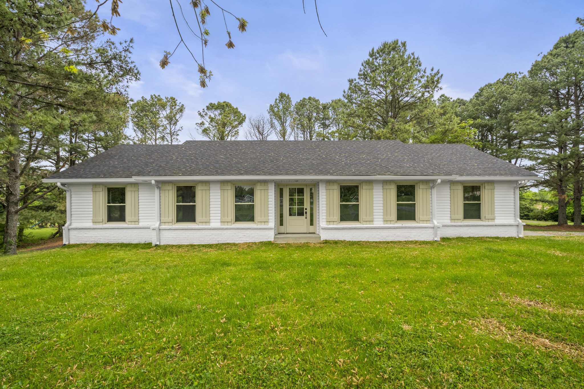5670 Lakeview Rd