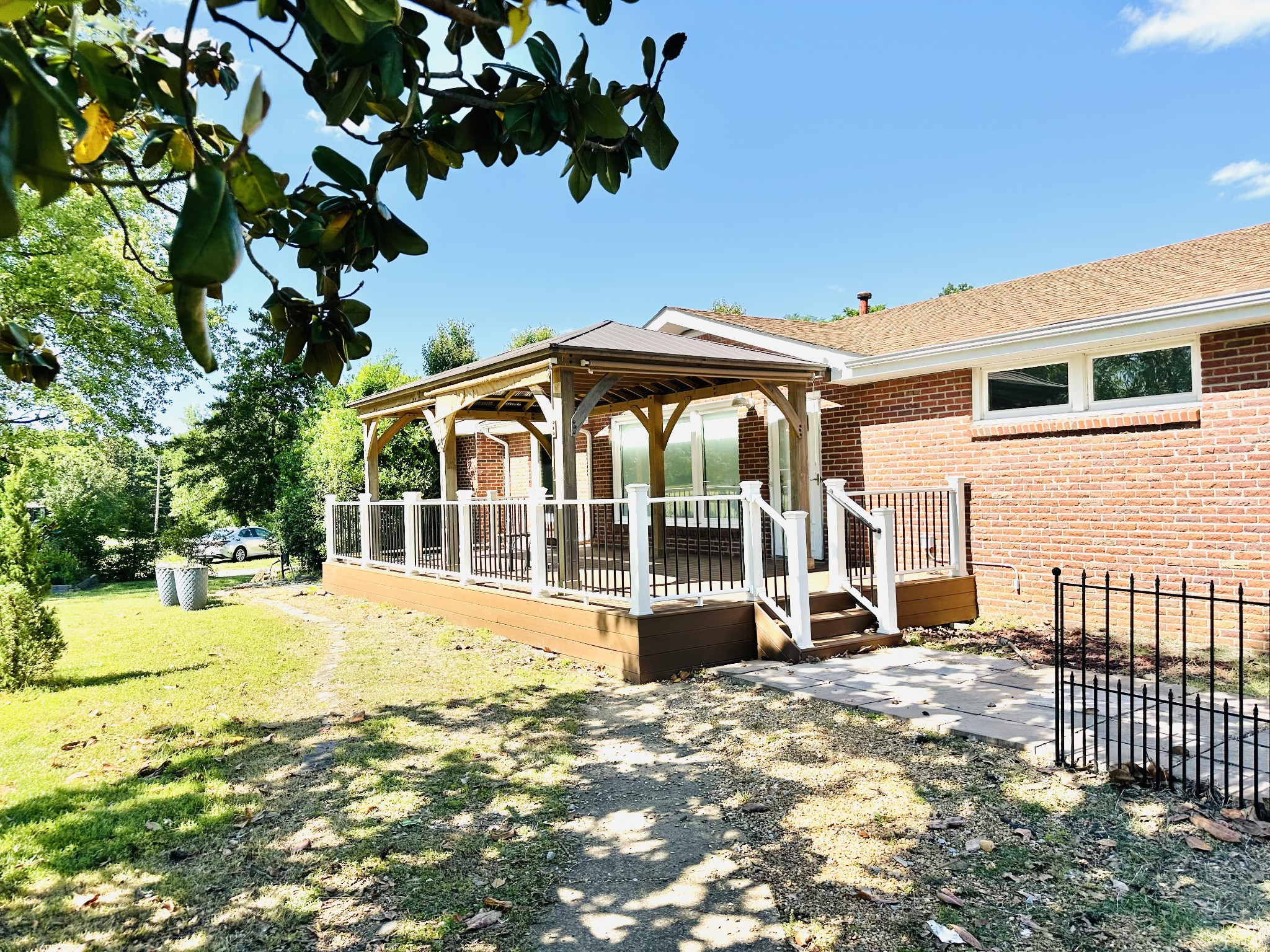 1255 Hillwood Dr