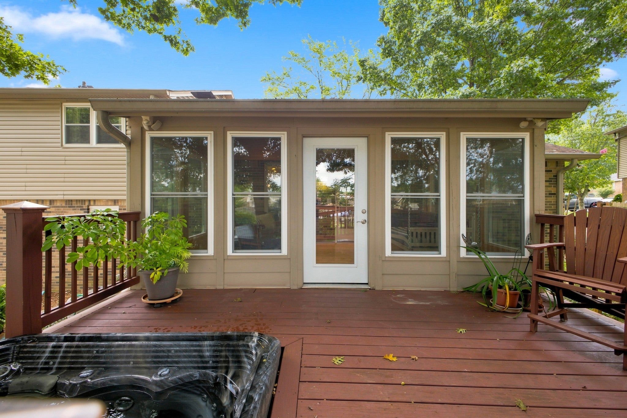 272 Clearlake Dr W