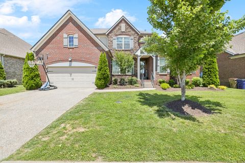 743 Burgess Dr Goodlettsville TN 37072