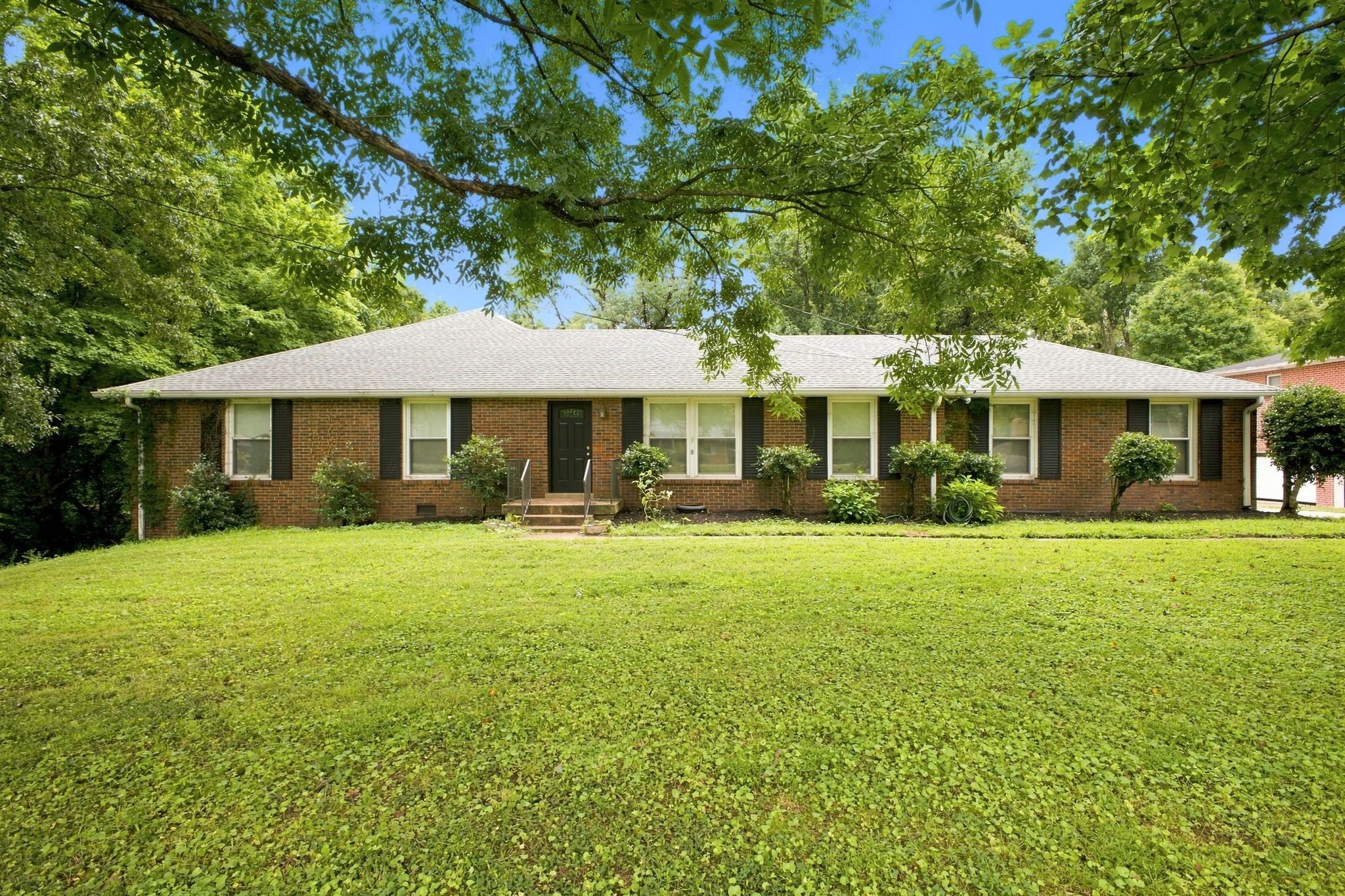 6-bed listing at 313 Timberdale Ct, Nashville