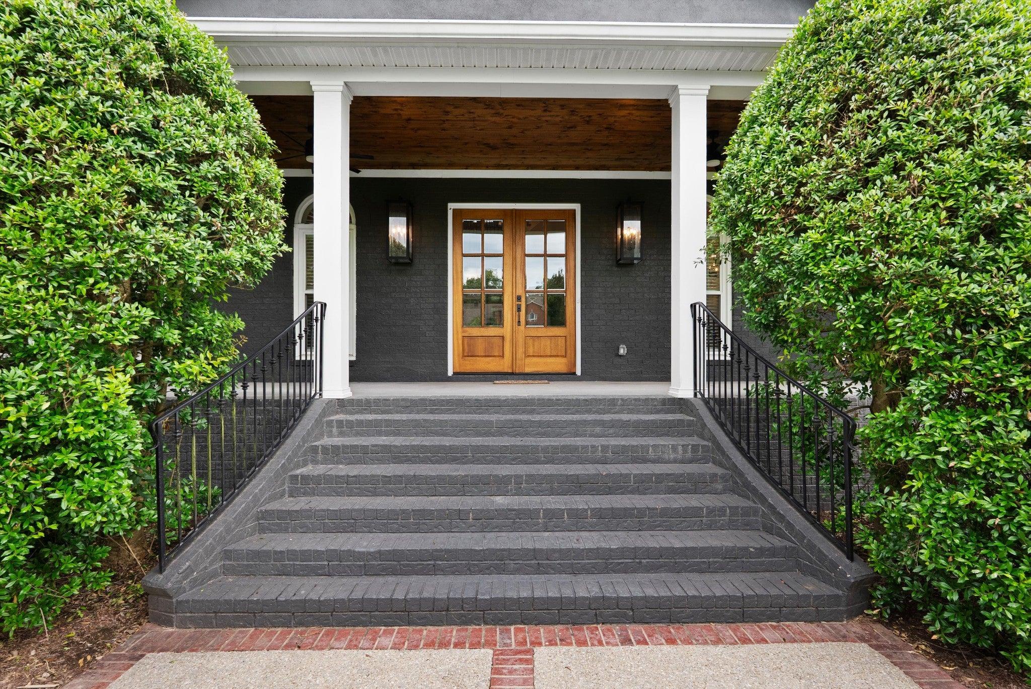 2245 Oakleaf Dr