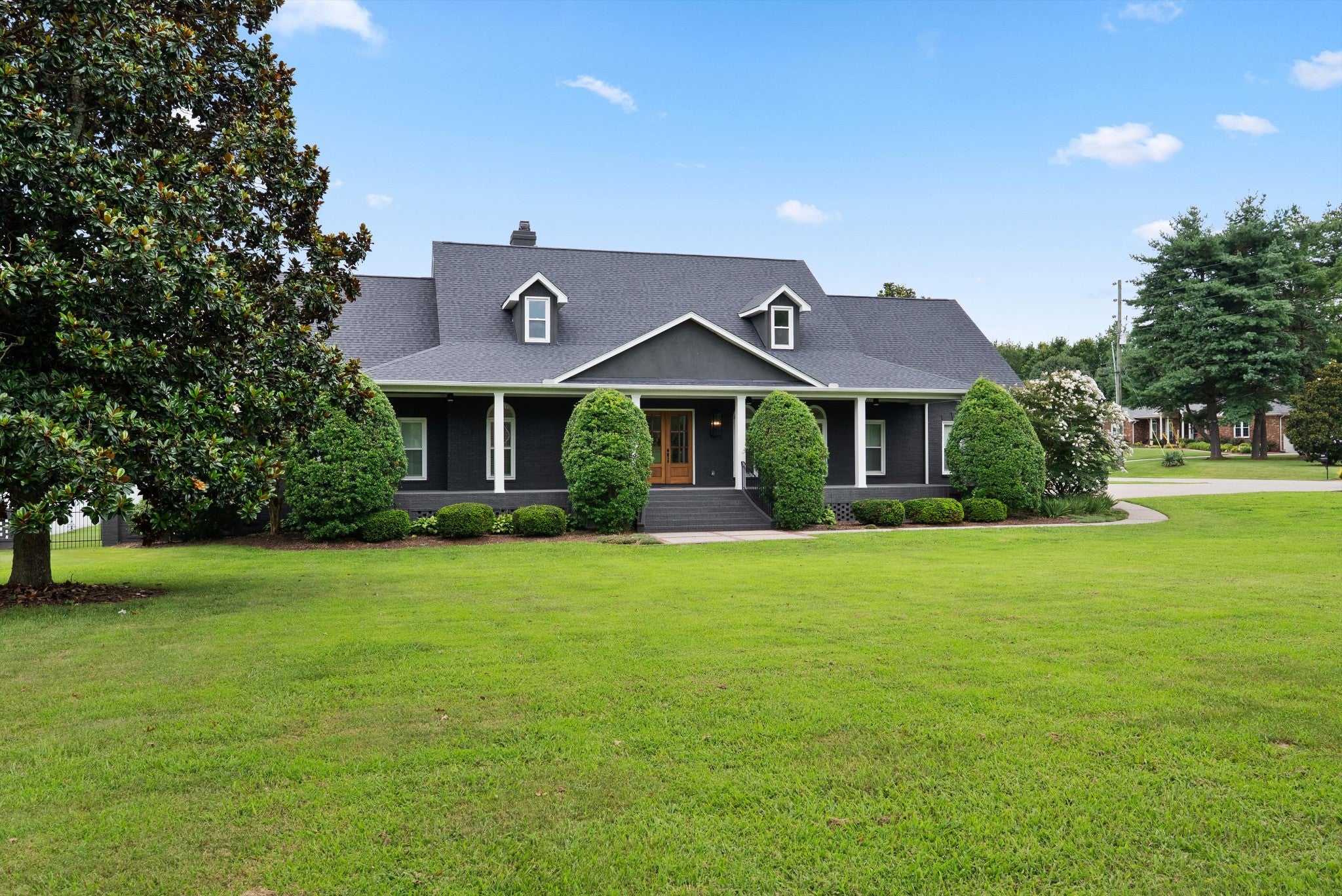 2245 Oakleaf Dr