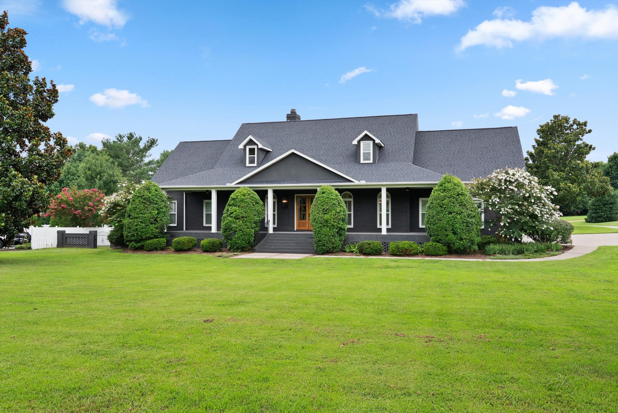 2245 Oakleaf Dr