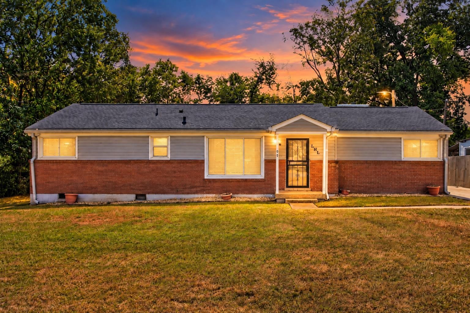 2.0-bed rental at 910 Mcmahan Ave