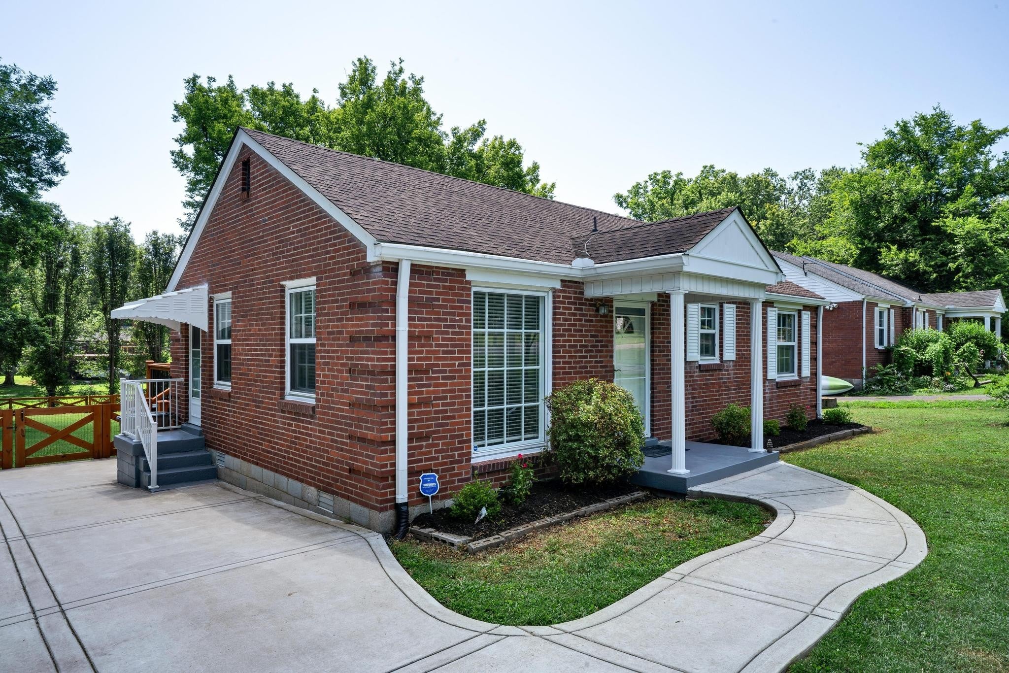3-bed listing at 217 Ridgeway Dr, Nashville