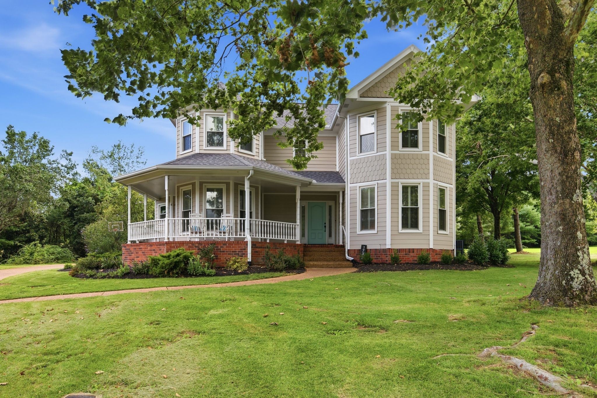 1733 Carriage Ct