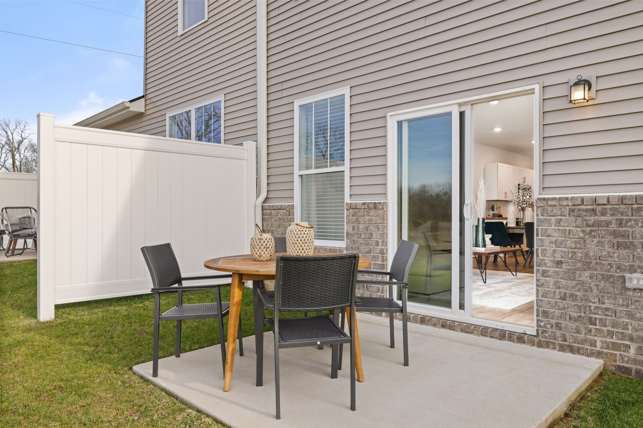1611 Manuka Lane