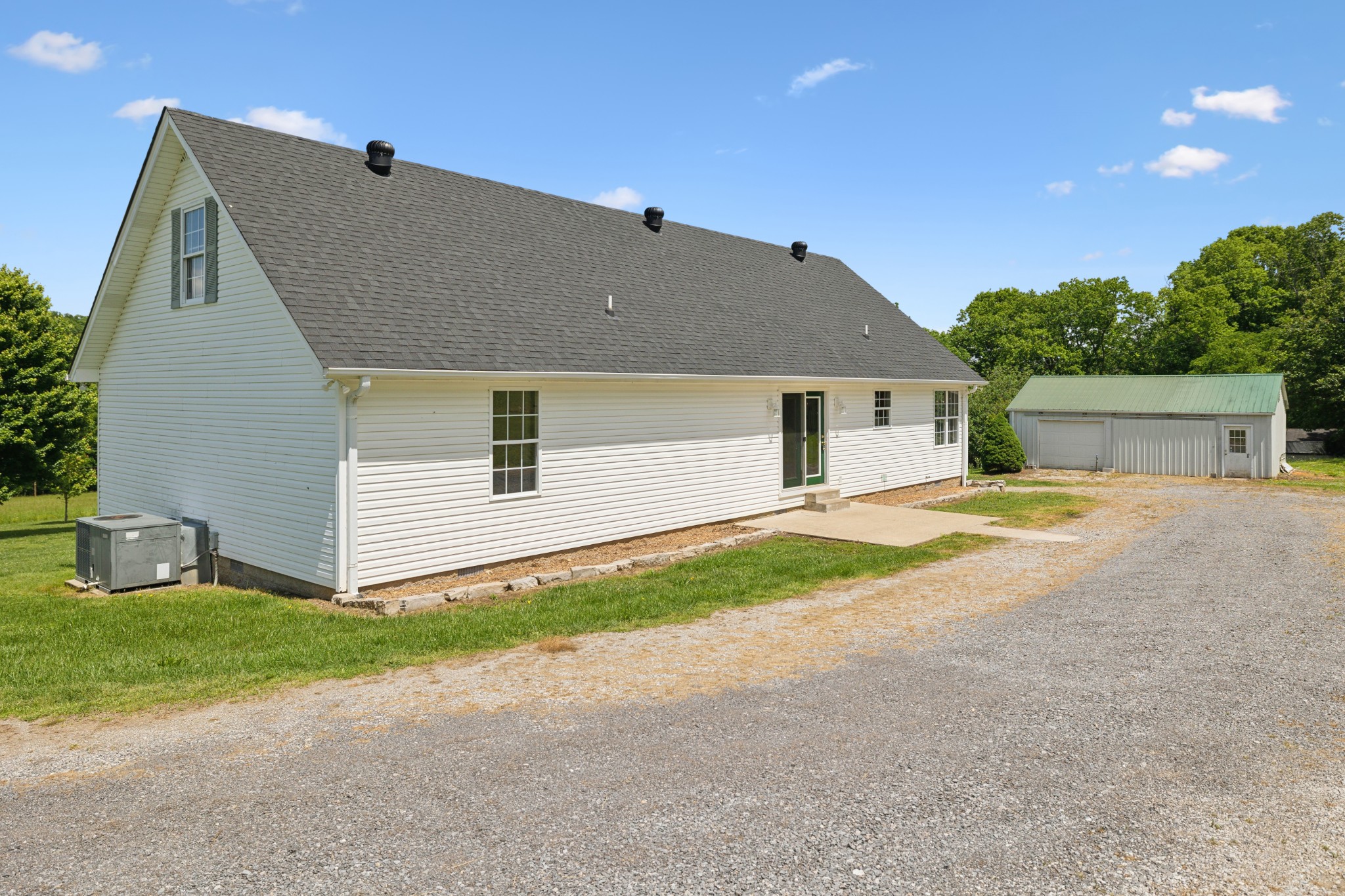 121 Lock Seven Ln