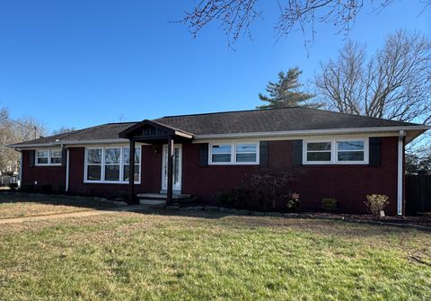 Photo of 206 Blue Ribbon Pkwy, Shelbyville, TN 37160 (MLS # 3136778)