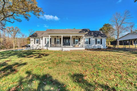 125 Airport Rd Clifton TN 38425